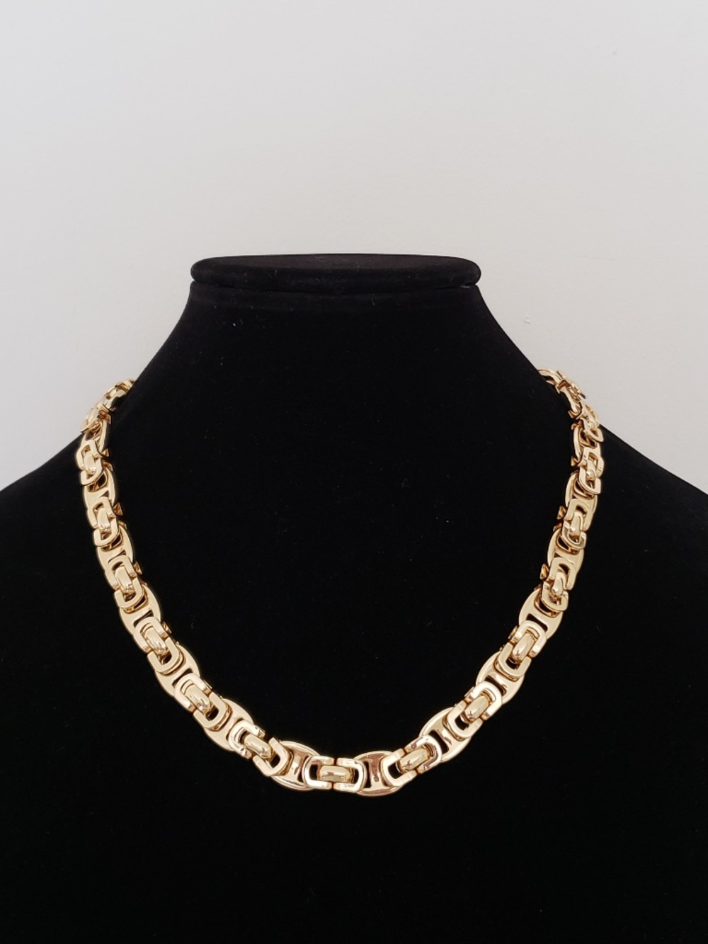 True to Form Chain Link Necklace